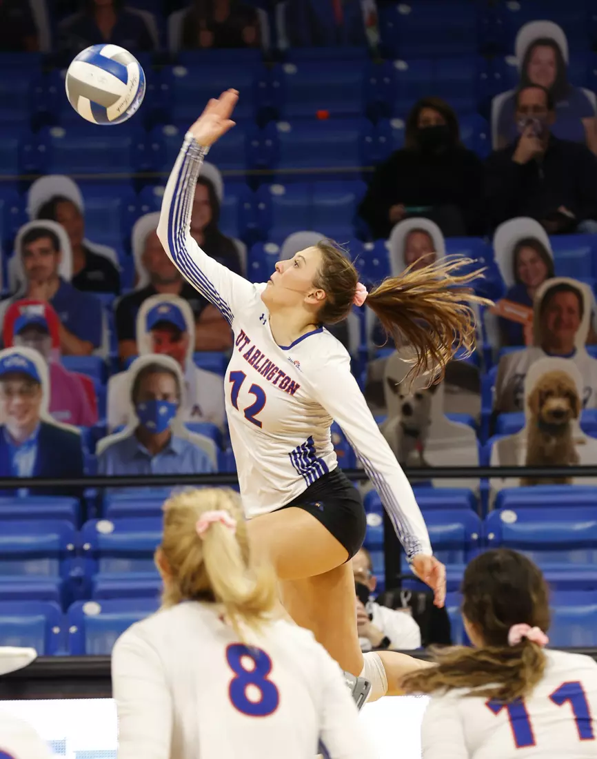 UTA vs Texas State volleyball in Arlington, Texas on October 30, 2020. (Photo/Sharon Ellman)