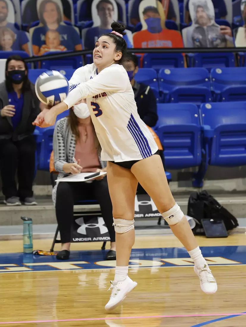 UTA vs Texas State volleyball in Arlington, Texas on October 30, 2020. (Photo/Sharon Ellman)