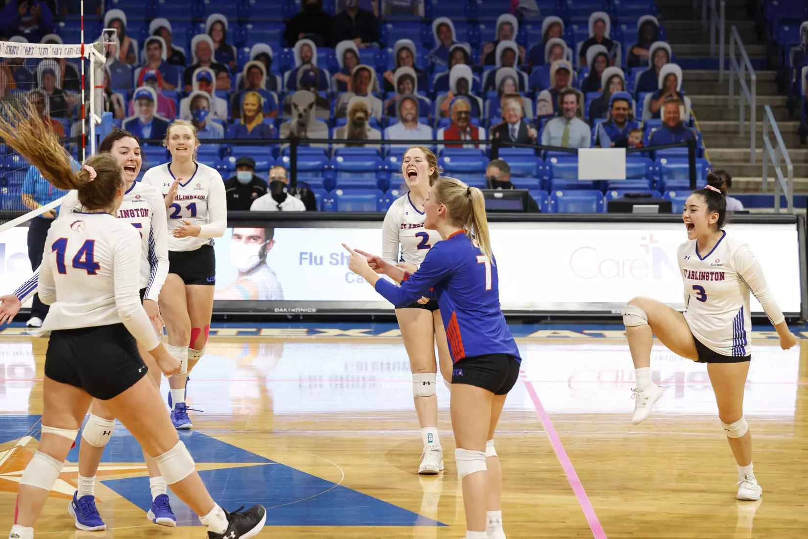 UTA vs Texas State volleyball in Arlington, Texas on October 30, 2020. (Photo/Sharon Ellman)