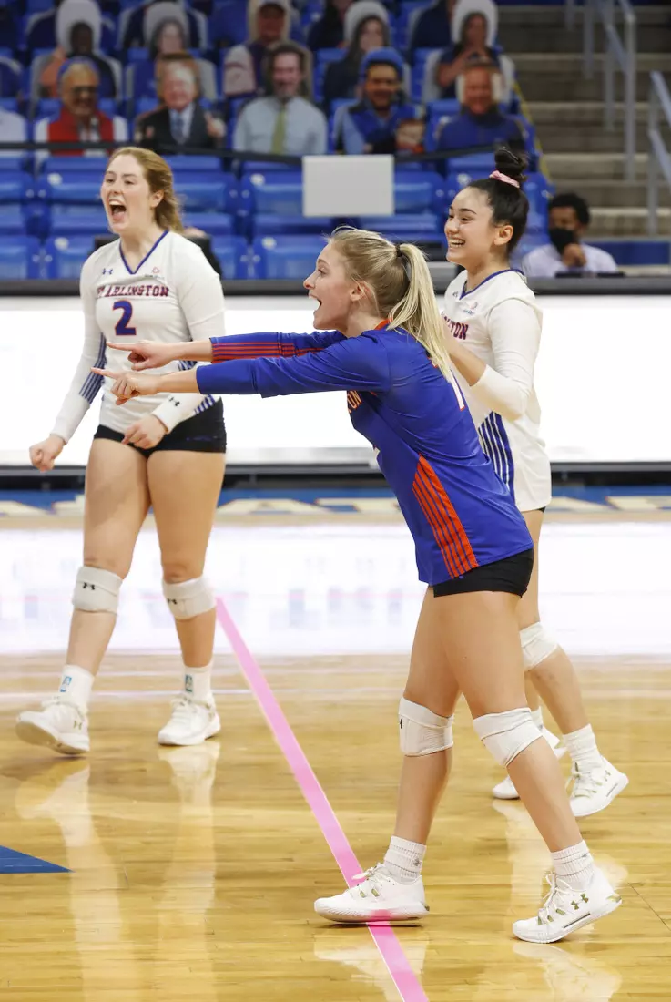 UTA vs Texas State volleyball in Arlington, Texas on October 30, 2020. (Photo/Sharon Ellman)