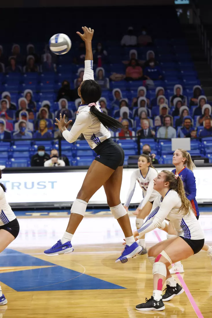 UTA vs Texas State volleyball in Arlington, Texas on October 30, 2020. (Photo/Sharon Ellman)