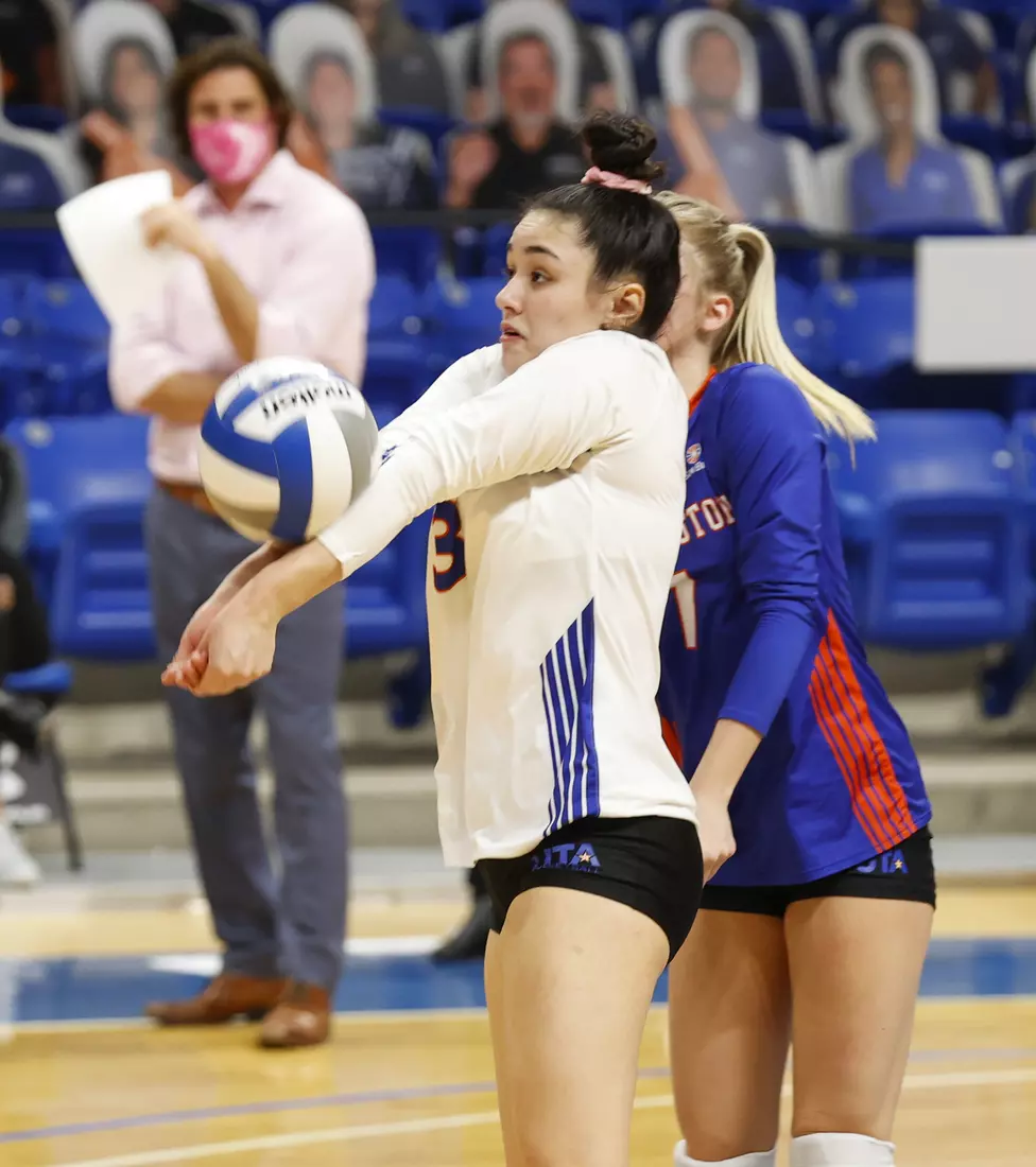UTA vs Texas State volleyball in Arlington, Texas on October 30, 2020. (Photo/Sharon Ellman)