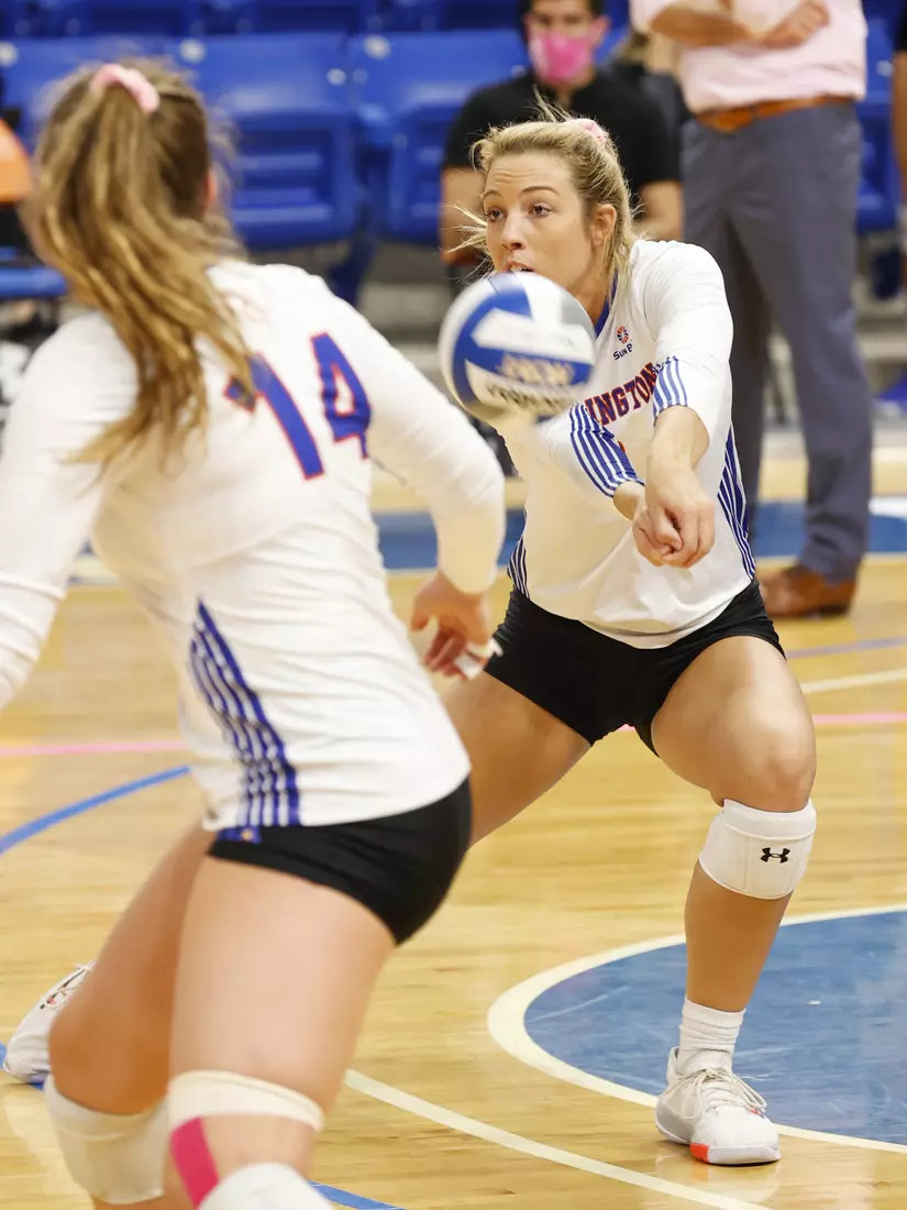 UTA vs Texas State volleyball in Arlington, Texas on October 30, 2020. (Photo/Sharon Ellman)