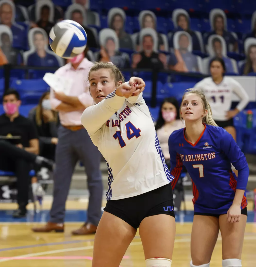 UTA vs Texas State volleyball in Arlington, Texas on October 30, 2020. (Photo/Sharon Ellman)