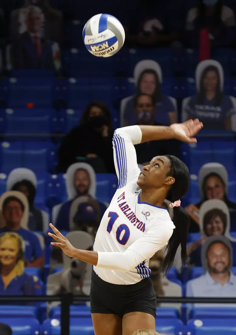 UTA vs Texas State volleyball in Arlington, Texas on October 30, 2020. (Photo/Sharon Ellman)
