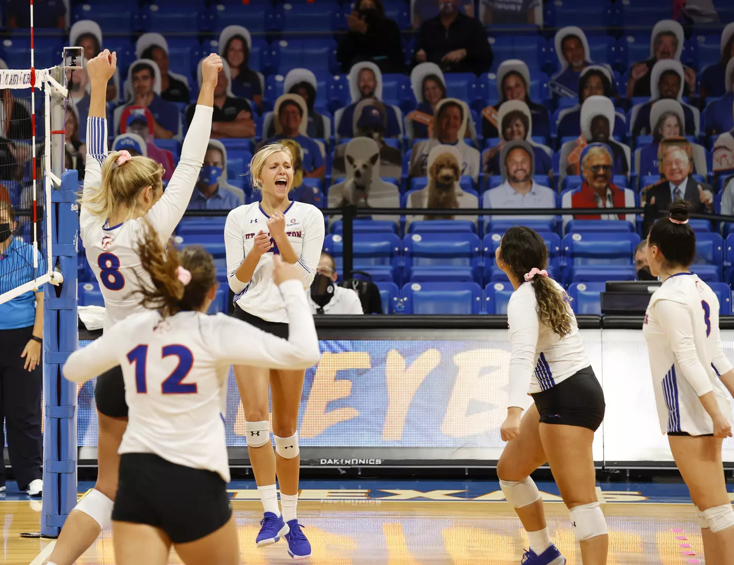 UTA vs Texas State volleyball in Arlington, Texas on October 30, 2020. (Photo/Sharon Ellman)