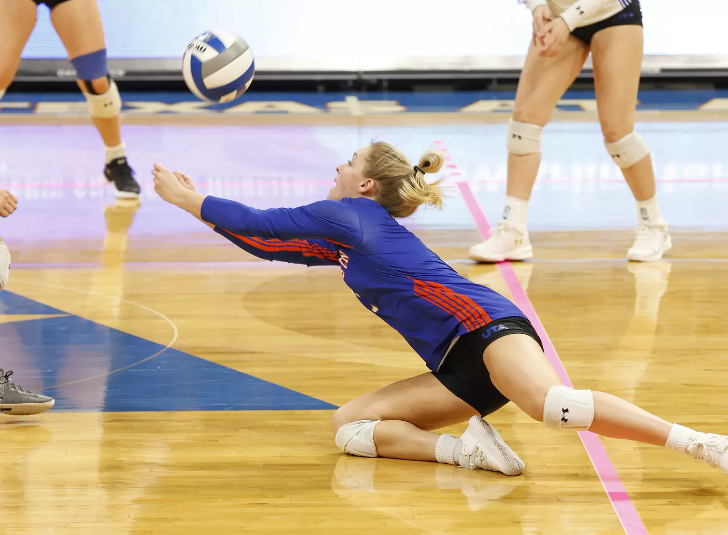 UTA vs Texas State volleyball in Arlington, Texas on October 30, 2020. (Photo/Sharon Ellman)