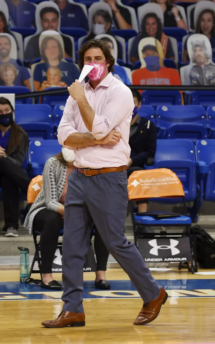 UTA vs Texas State volleyball in Arlington, Texas on October 30, 2020. (Photo/Sharon Ellman)