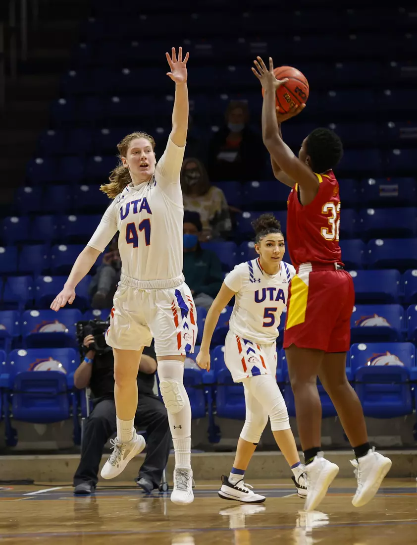 UTA vs ULM women’s basketball at College Park Center in Arlington, Texas on January 8, 2021. (Photo/Sharon Ellman)