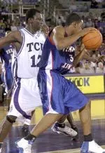 Jermaine Griffin led UTA with 13 points and nine rebounds