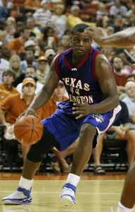 Anthony Vereen scored a career-high 22 points in the Mavs' double-overtime loss to TCU.