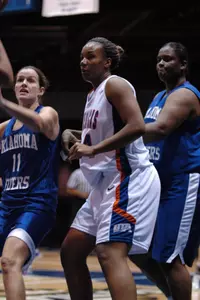 Candice Champion led the Mavs with 14 points.