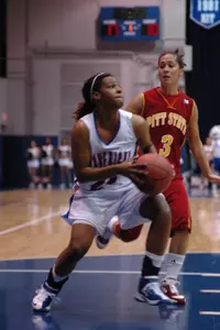 Tamara Simmons scored a season-high 23-points to lead the Mavs against Elon on Thursday.