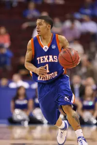 Roge'r Guignard returns for his junior season after breaking a school-record with 99 three-pointers last season.