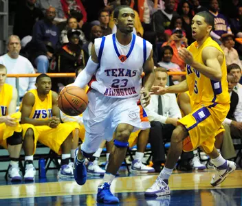 Brandon Long scored a game-high 18 points in his 2008-09 season-debut.