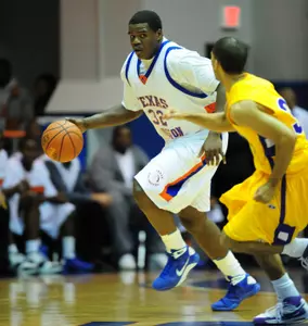 Senior Anthony Vereen leads the Mavs in scoring and rebounding.