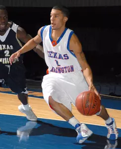 Rog'er Guignard had five 3-pointers, eight rebounds and four assists in UTA's victory.