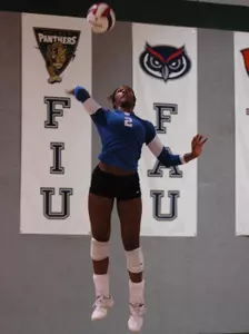 Bianca Sauls recorded a double-double with 16 kills and 10 digs against North Texas.