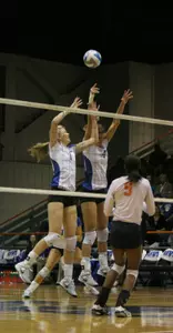Christy Driscoll (left) and Tara Frantz (right) each had three blocks in a 3-0 win over UTSA on Saturday night.