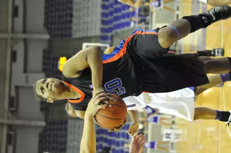 Tamara Simmons led the Mavs with 10 points Wednesday against TCU