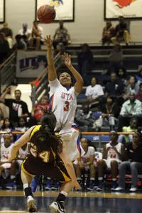 Malaika Green led the team with nine points.