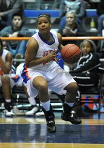 Tamara Simmons leads the team averaging 16.2 ppg