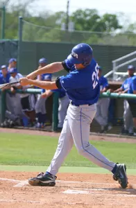 Nick Orr had two hits and drove in a run for the Mavericks on Saturday.