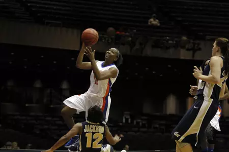 Williams led the Mavericks with 10 points and six rebounds