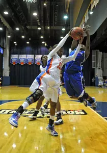 Kiara Parker grabbed 12 rebounds for the Mavericks against Lamar