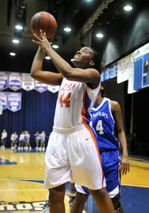 Desherra Nwanguma lead the Mavericks with 14 points and 14 rebounds