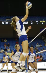 Taylor Gross picked up 13 kills for the Mavericks.