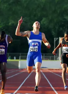 Jared Connaughton has reached the semis of the 200 meters in London.