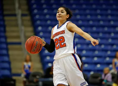UTA's Leila Suleiman leads the Mavericks with 8.6 PPG