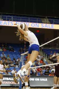 Taylor Gross led the Mavs with 11 kills vs. the Trojans.