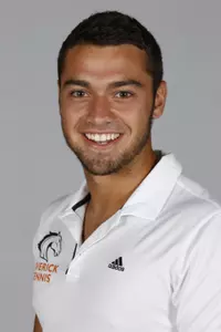 Austin Robles advanced into the Round of 32 at the ITA Regional Tournament.