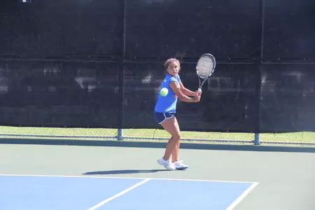 Angeles de los Rios picked up titles in the consolation singles and doubles draw.
