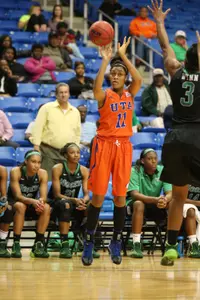 Junior Tahlia Pope led the team with 10 points in the first half.