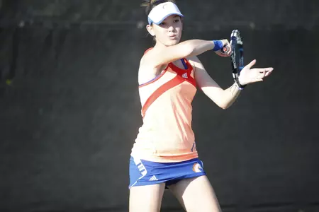 Verena Scott won her singles point to tie the match for the Mavericks, 1-1.