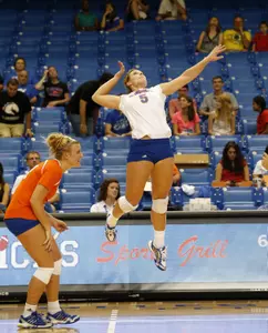 Shelby Dickson had 12 digs and 10 kills vs. the Ragin' Cajuns.
