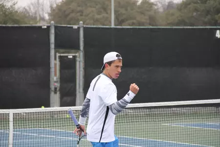Sophomore Carlos Arbiza also won in straight sets as he took down his Troy opponent 6-2, 6-1 to clinch the victory for UT Arlington.