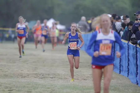 Hannah Nilsson leads the women's squad into the Roy Griak Invitational.