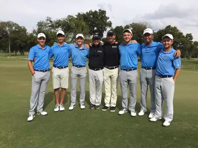 2016-17 men's golf casual team photo
