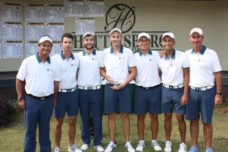 2017-18 men's golf team after tournament