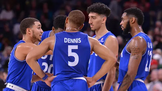 Men's Basketball Team Huddle Gonzaga