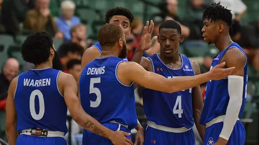 Men's Basketball Team Huddle Cal Poly