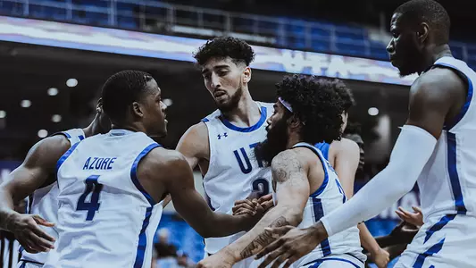 Men's Basketball Team Huddle UCSB