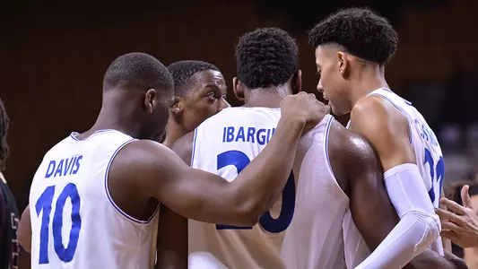 Mens Basketball Team Huddle Texas State 2