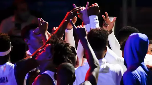 UTA MBB Team Huddle 2020-21