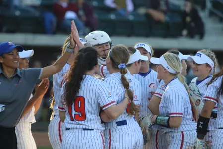 UTA Softball - Gardiner's Complete Game
