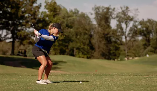 UTA Womens Golf - Garber Action